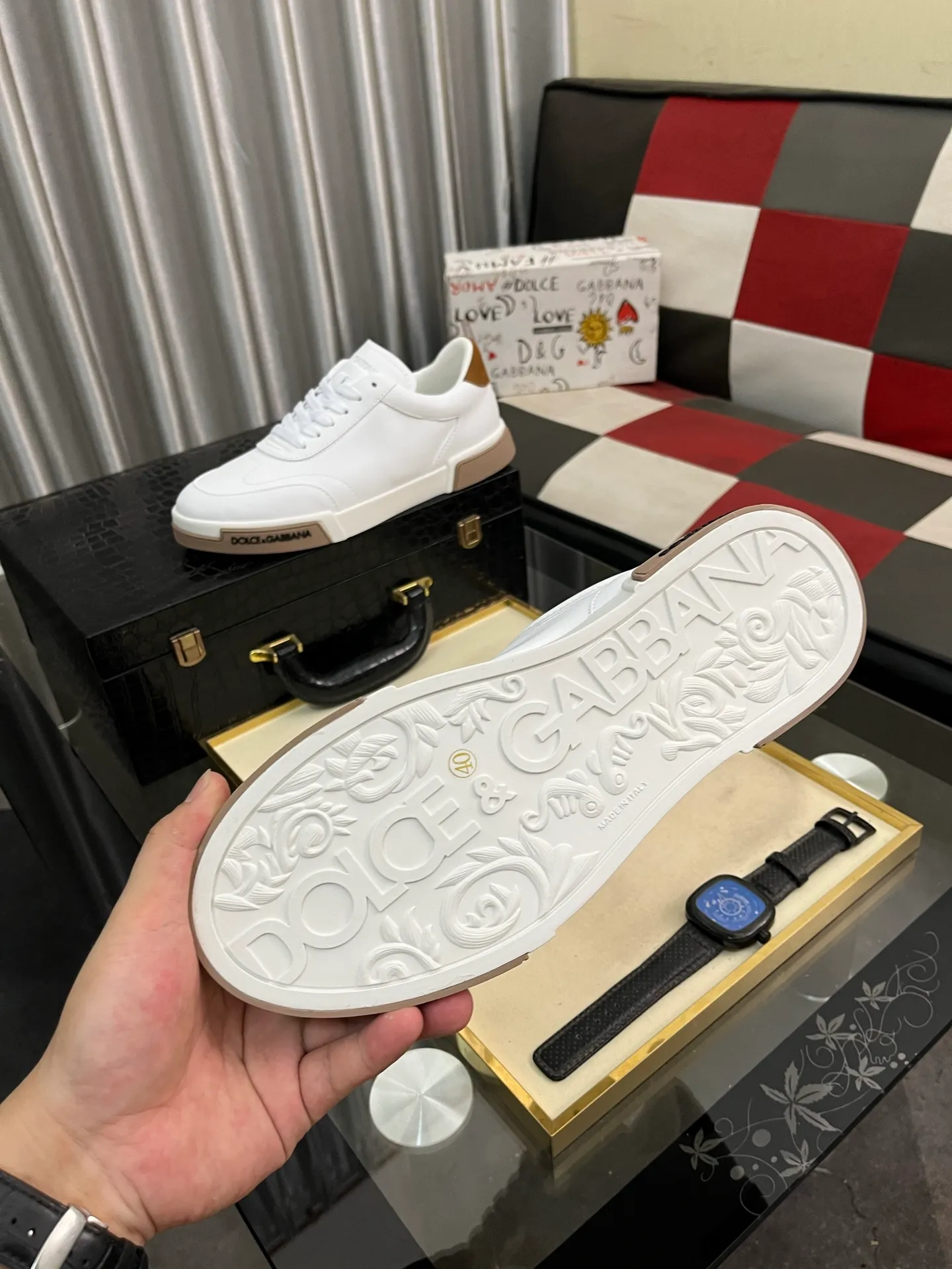 Men's shoes 💰440⌚️⌚️DG's latest popular 🔥🔥casual shoes, the tongue has the brand's iconic details, and the combination of silk cowhide and cow suede enhances the style. Fashionable and versatile, it can complement any look. Create an exquisite design with unique dynamic vitality and modern atmosphere, showing modern elegance. Size: 38-46